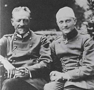 Vater mit Sohn im Herbst 1917